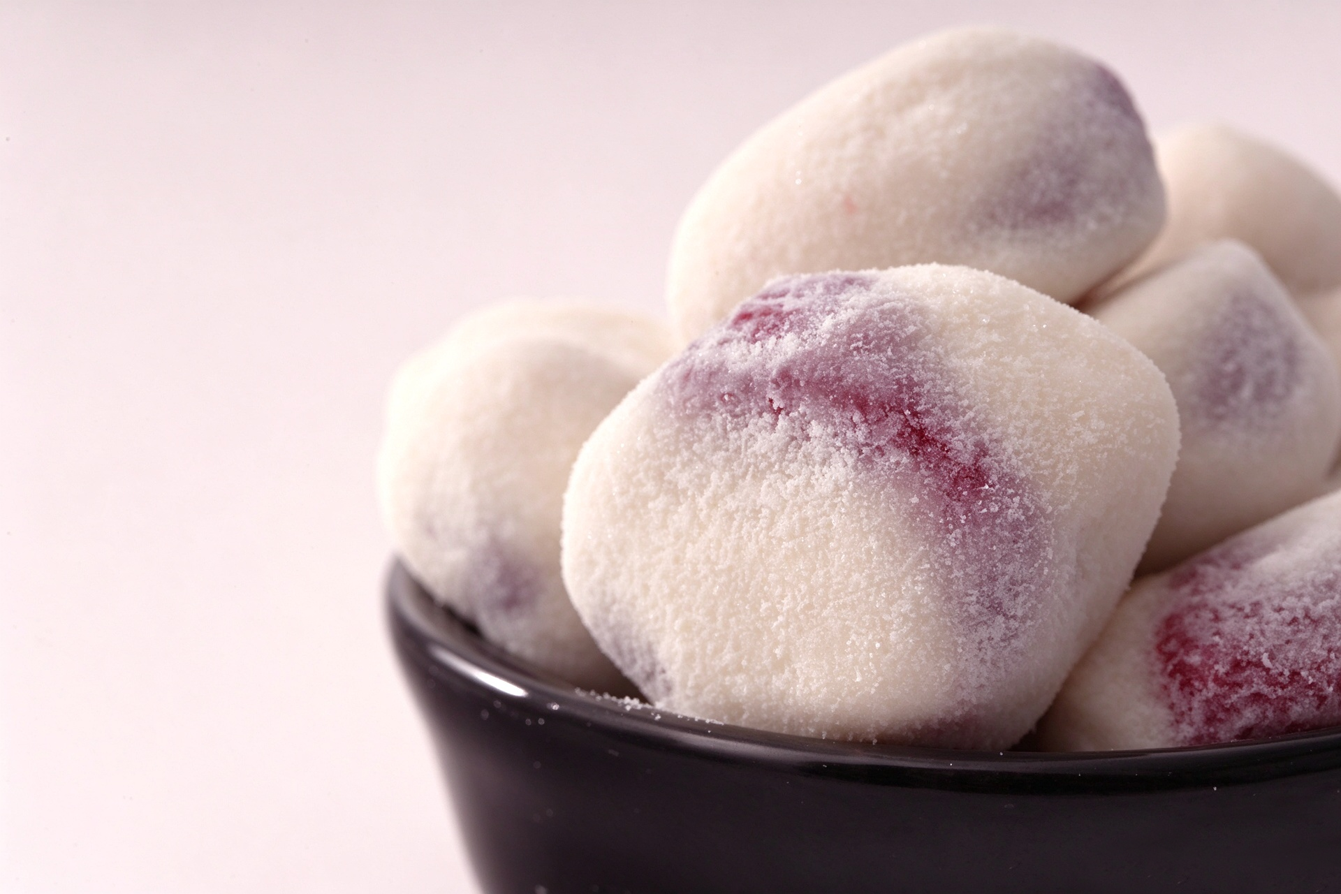 Milk-Flavored Strawberry Balls